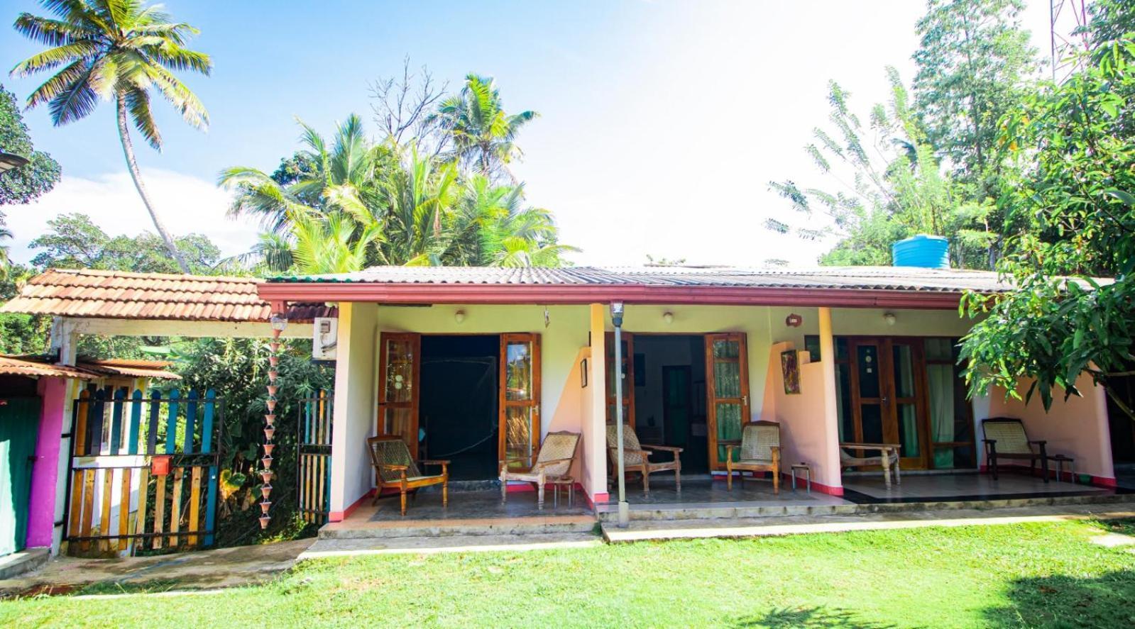 Hilltop Bungalow Hotel มิริสซา ภายนอก รูปภาพ