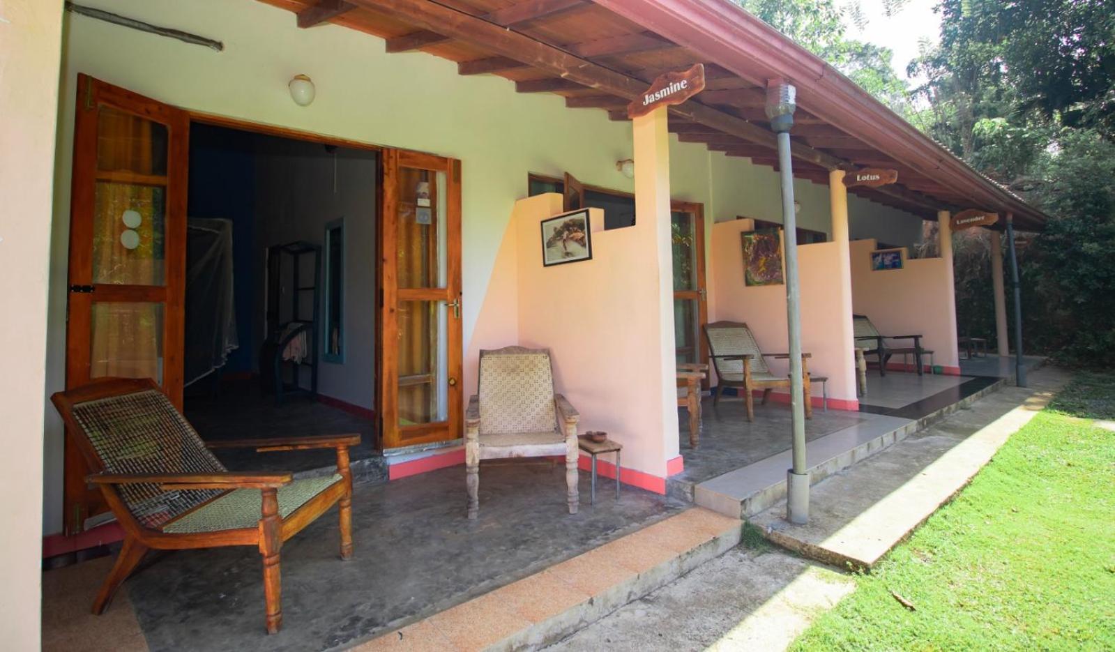 Hilltop Bungalow Hotel มิริสซา ภายนอก รูปภาพ